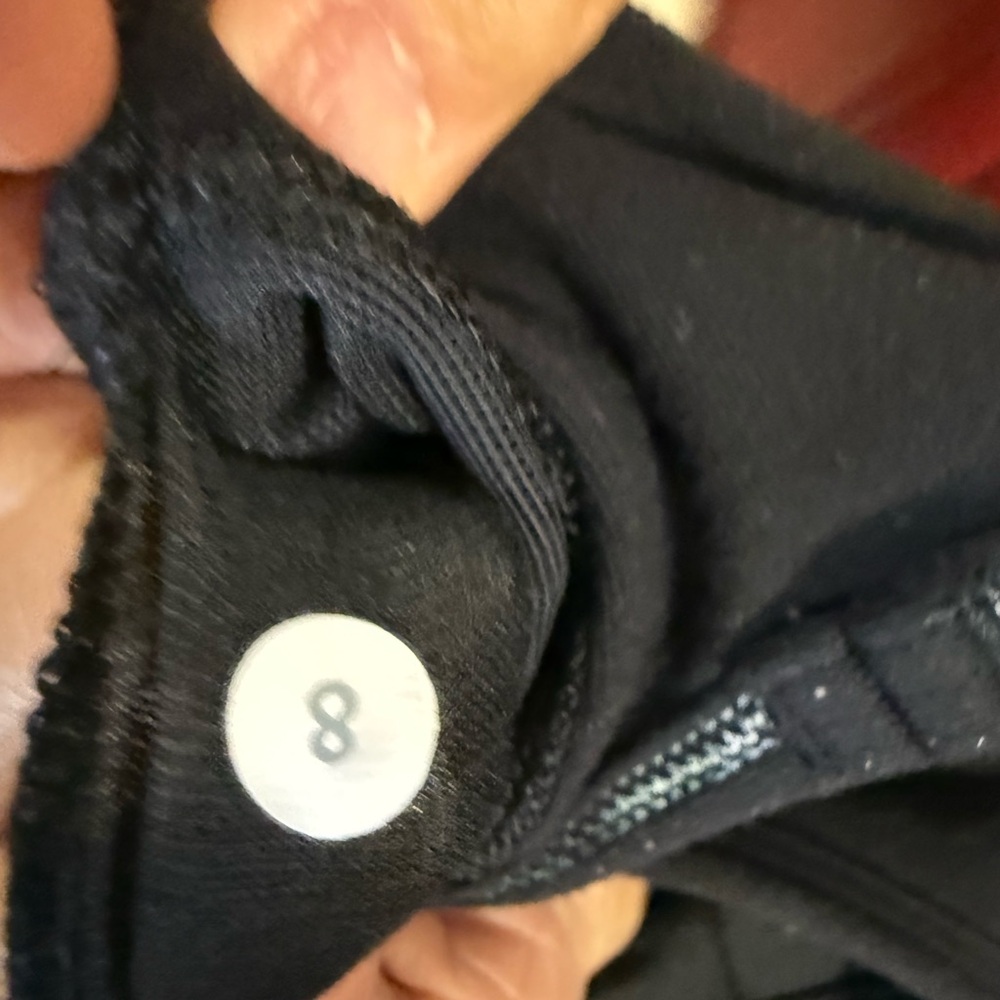 Black Women's Sports Bra lululemon flow V
With pads - Picture 3 of 3